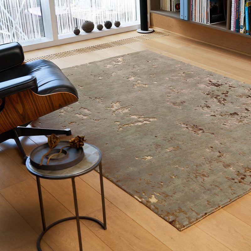 Artistic Dazzling Rug In Patina