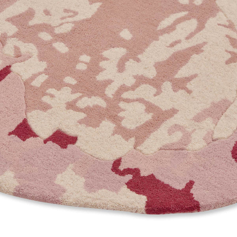 Shaped Magnolia Rug In Pink